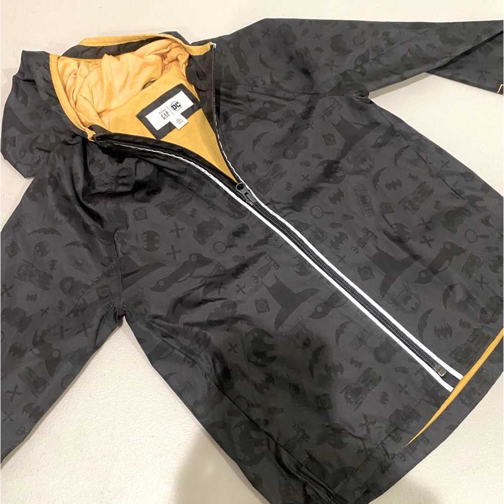 Gap DC batman zipper jacket. Size 5